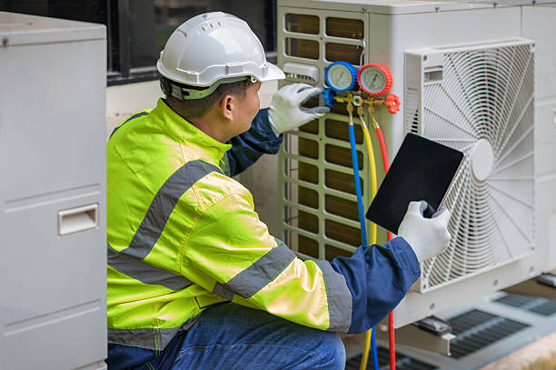 Professional Hvac Installation technician working in Pocono Lake, PA